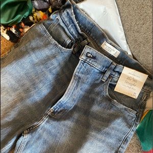 Abercrombie 90s Straight Ultra High Rise Jeans